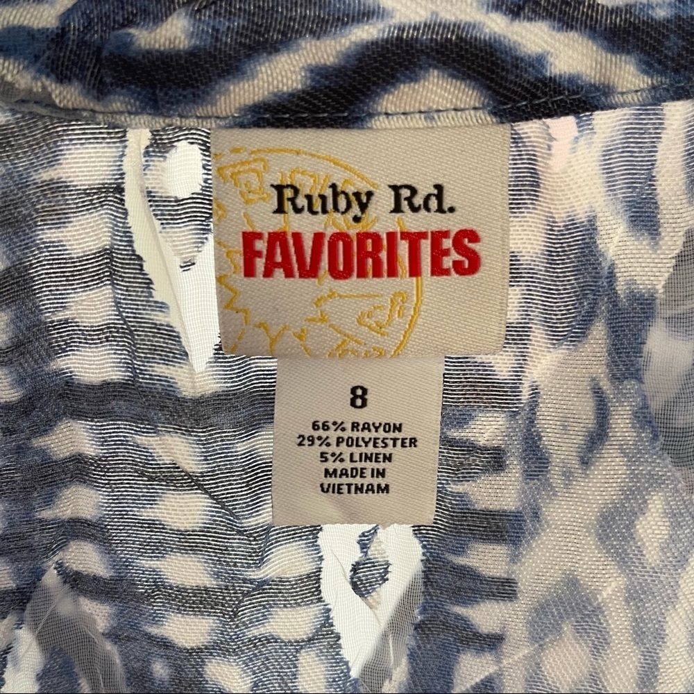 Ruby Rd. Favorites Women’s Geometric Button Down Sheer  Shirt size 8 - Picture 3 of 9